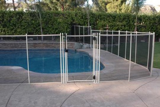 Vinyl Pool Fencing